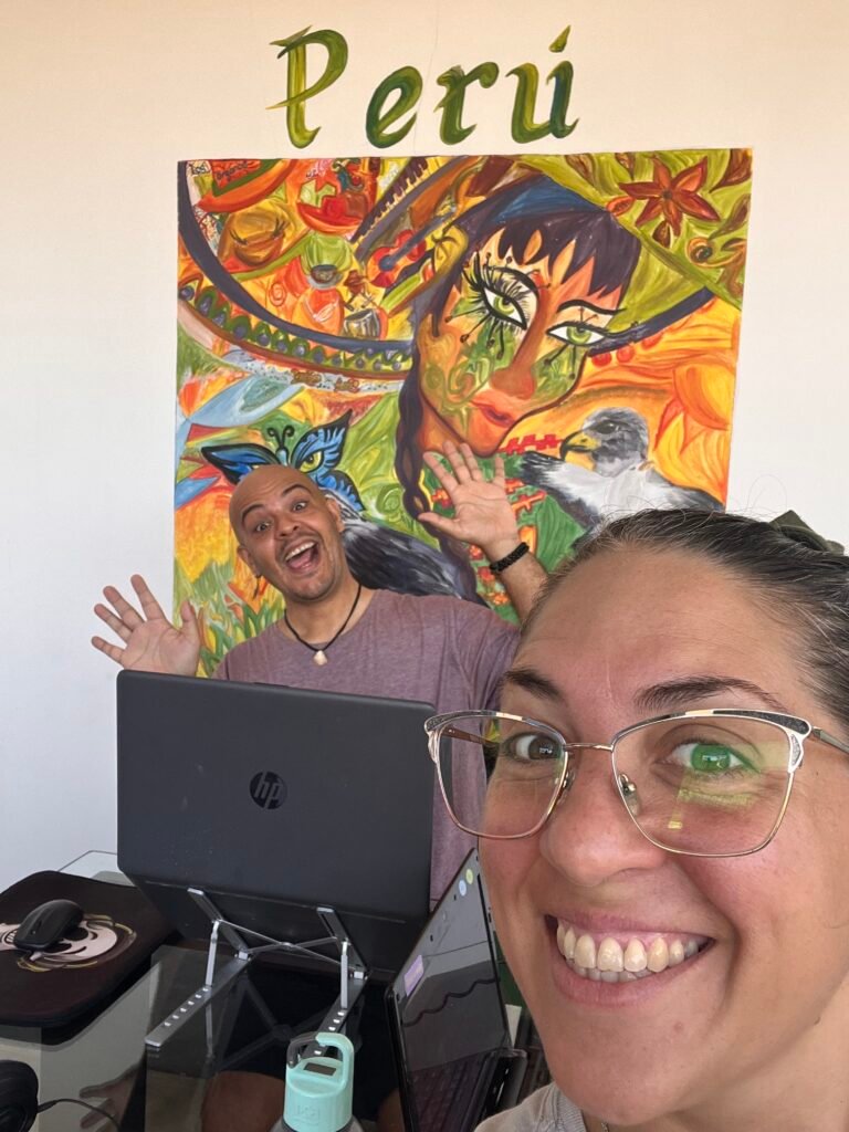 El ingeniero del Flow y la Tía Hippie creando para Hippies con Flow en Los Órganos Piura Perú